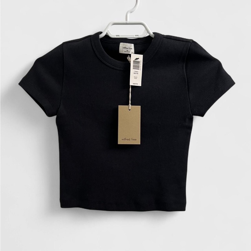 aritzia (wilfred free) black ribbed t-shirt